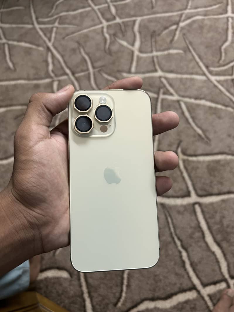 Apple iPhone 14 Pro Max 0