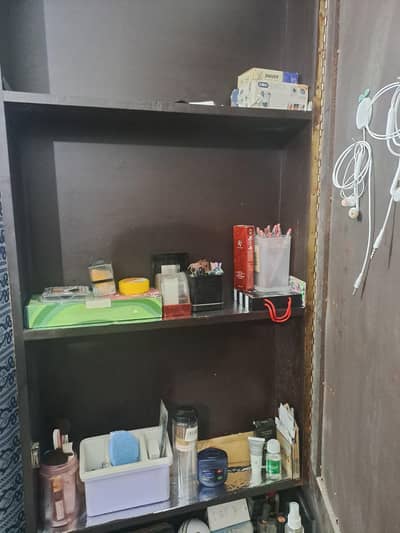 dressing table along with 2 drawes