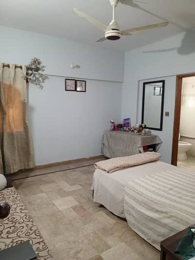 Rent 240 yards commercial portion ist Alladin park k samne rashid minhas road