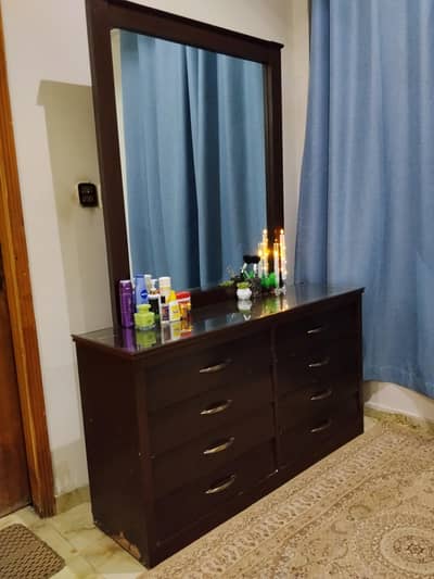 Dressing table.