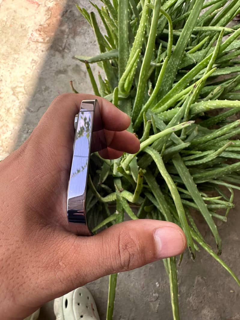Apple iPhone 14 Pro 4