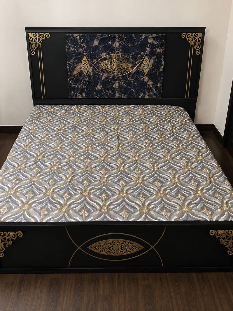 Full bed set selling 3