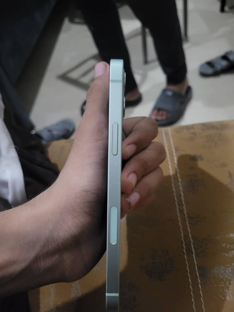 Apple iPhone 12 2