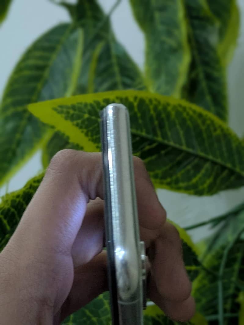 Apple iPhone X 3