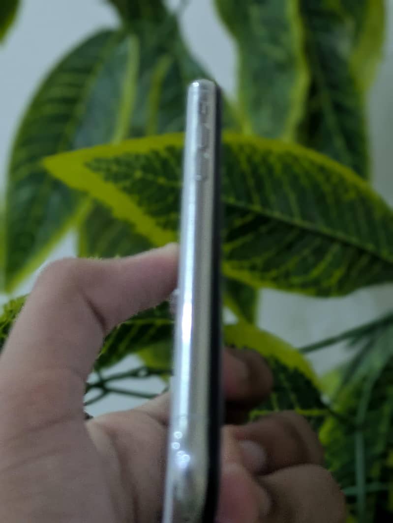 Apple iPhone X 5