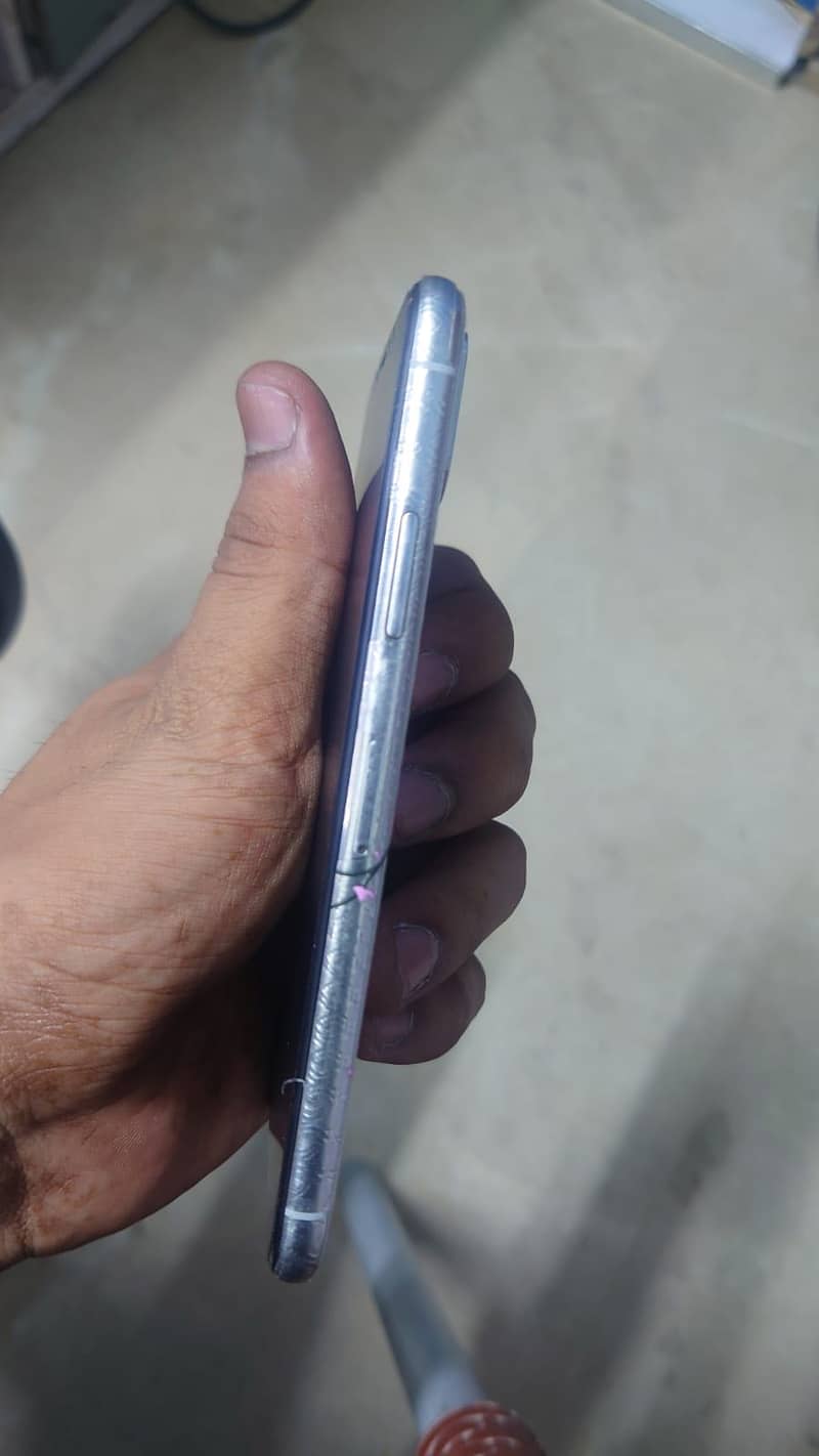 Apple iPhone X 5