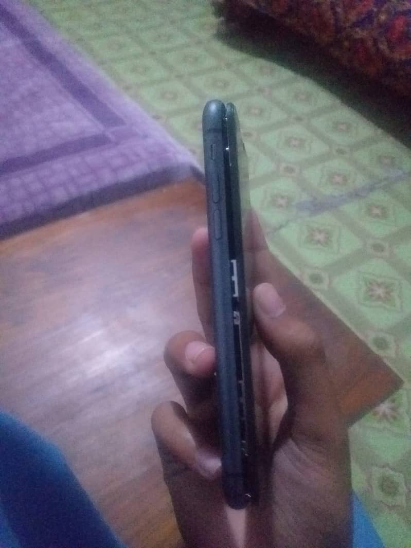 Apple iPhone 11 2