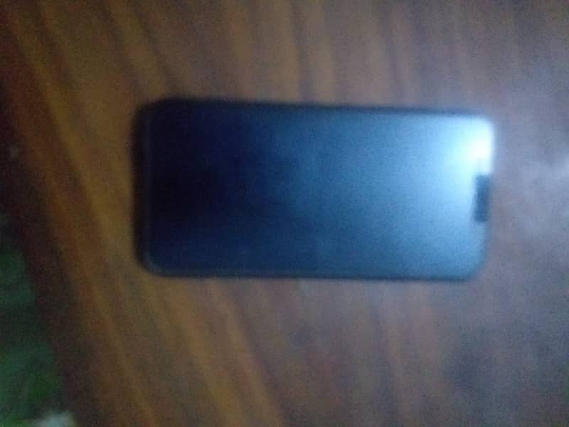 Apple iPhone 11 4