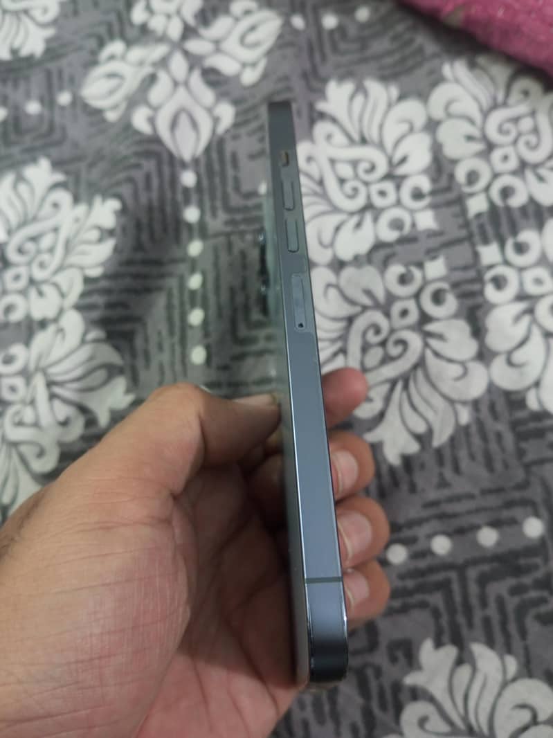 Apple iPhone 13 Pro Max 2