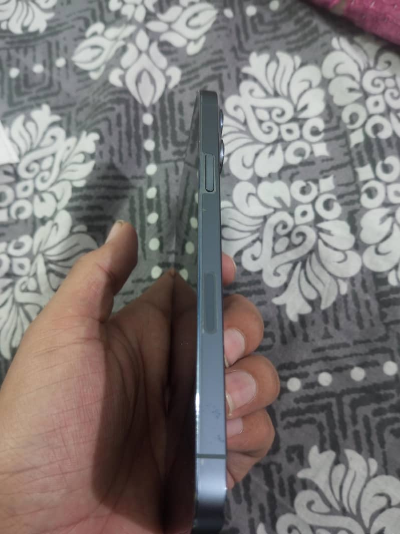 Apple iPhone 13 Pro Max 4