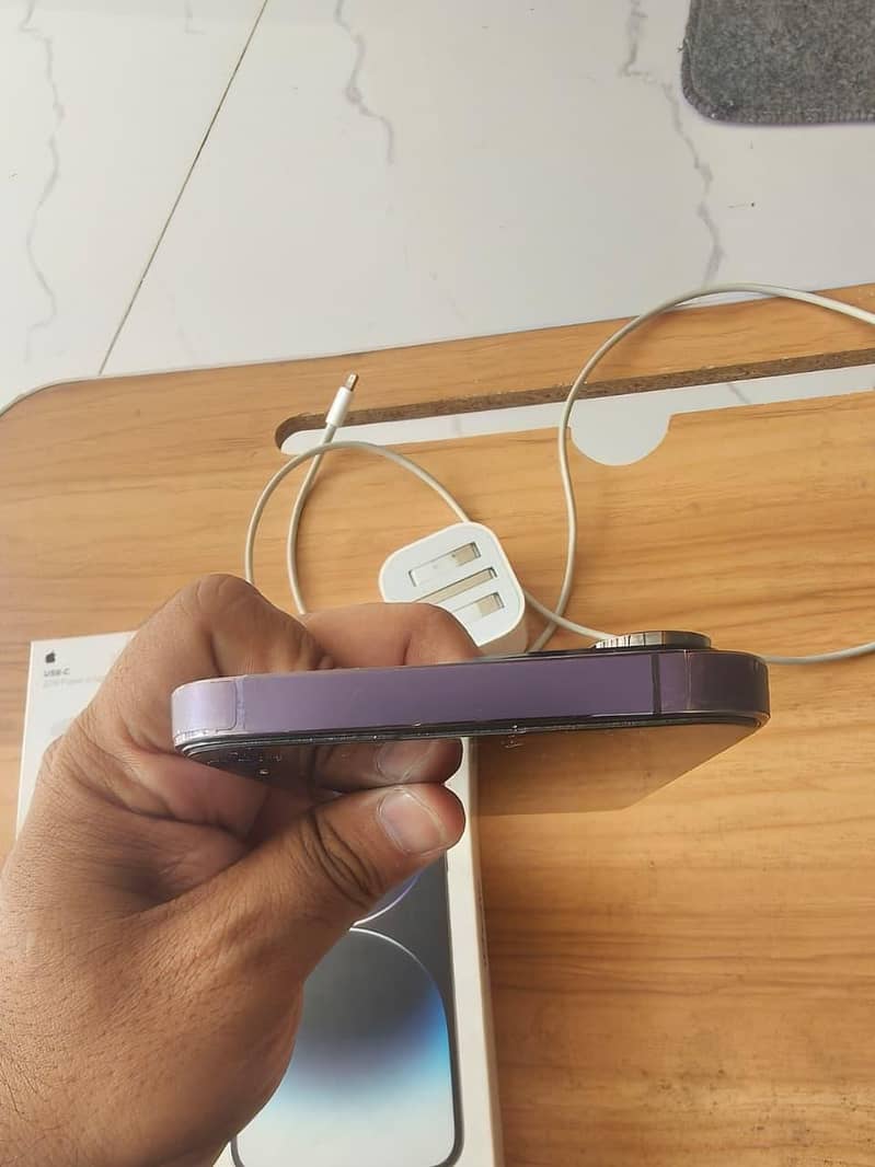 Apple iPhone 14 Pro Max 1