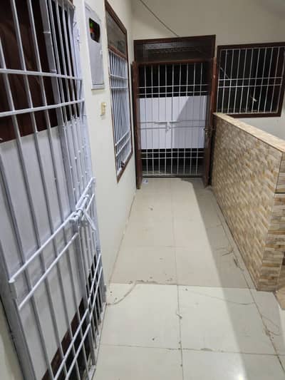 Rent Shop Alladin park k samne back ki 10 by 30 rashid minhas road se Qareeb