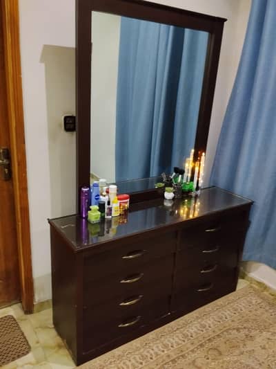 Dressing table