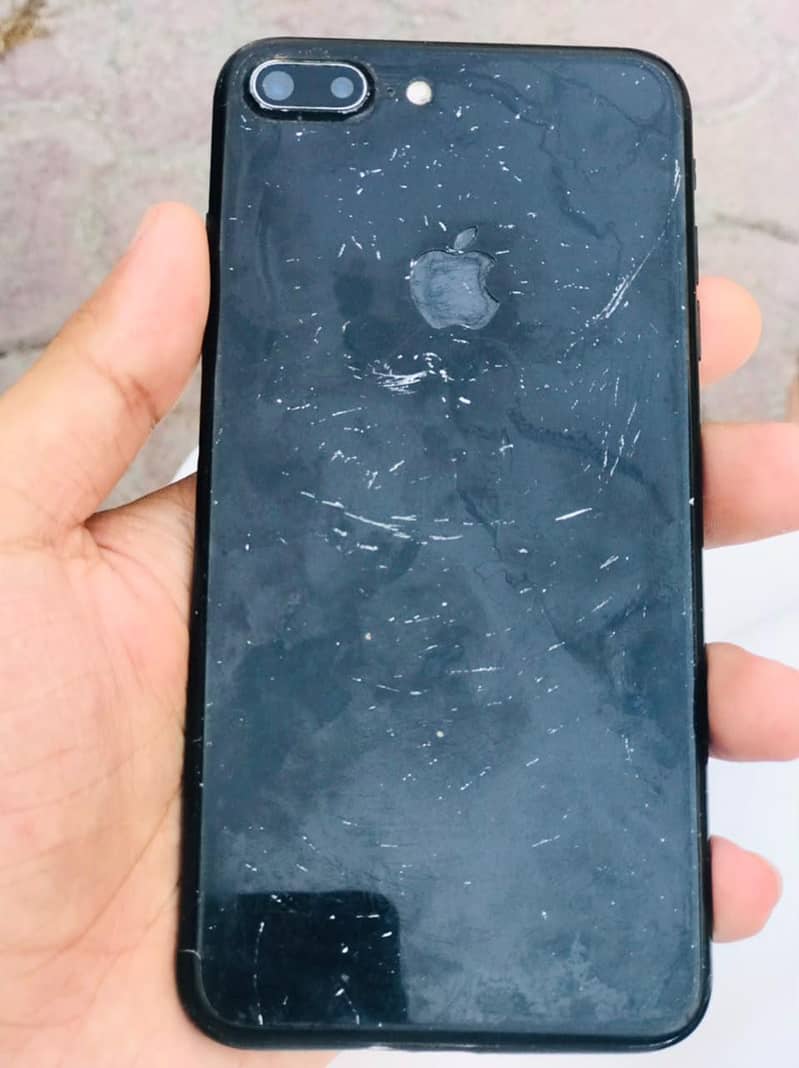 Apple iPhone 7 Plus 1