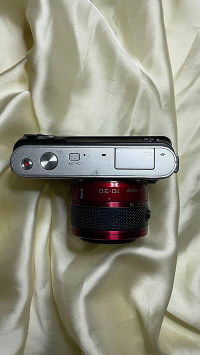 Nikon j1