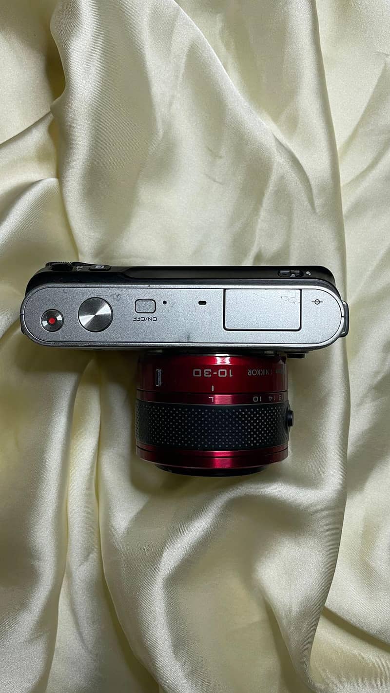 Nikon j1 0