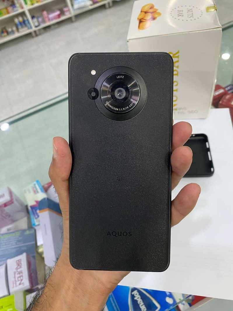 Sharp Aquos R7 5