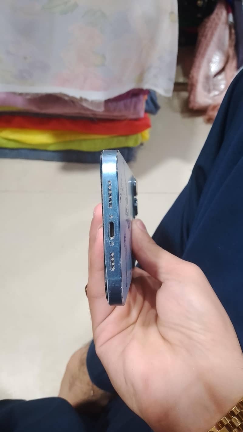Apple iPhone 13 Pro Max 1