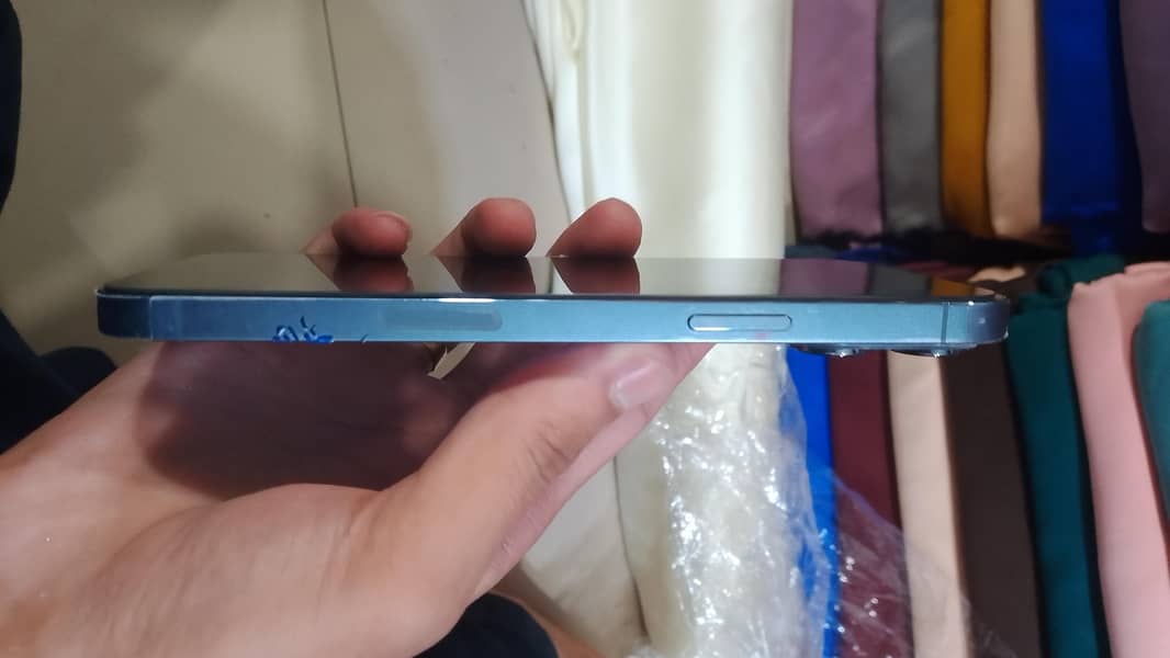 Apple iPhone 13 Pro Max 2