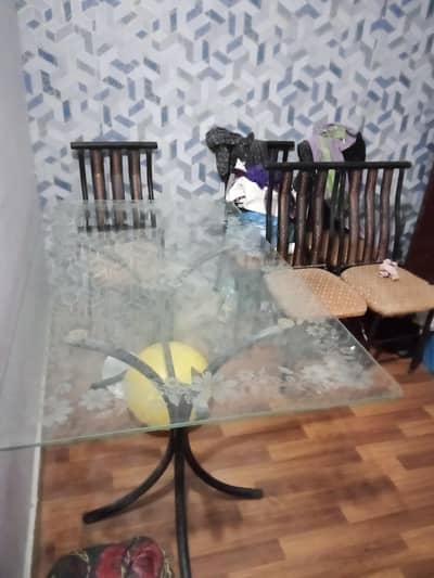 use table and chairs