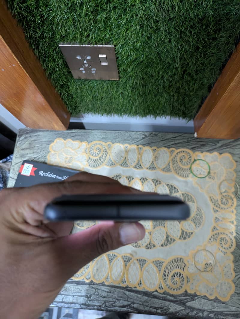 Google Pixel 8 6