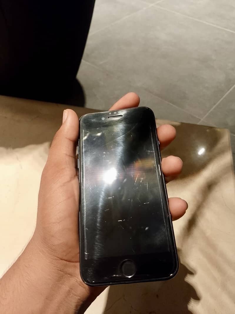 Apple iPhone SE 7
