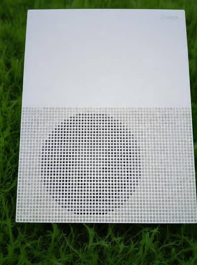 Xbox One S With 2 Controller With Wires And 10 Famous Games