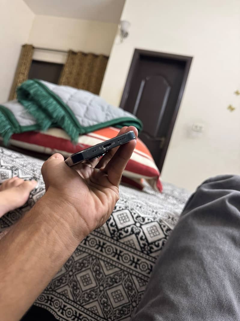 Apple iPhone 13 mini 5