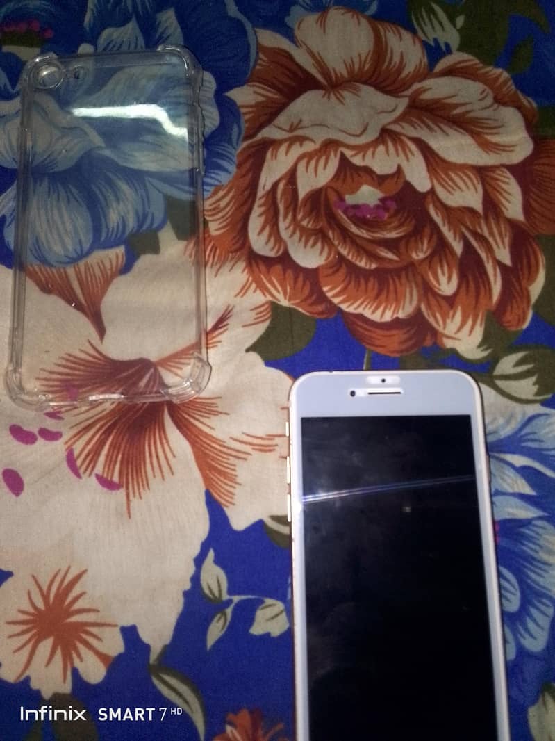 Apple iPhone 8 1