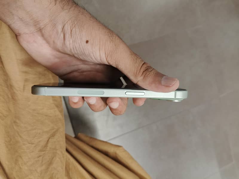 Apple iPhone 15 3
