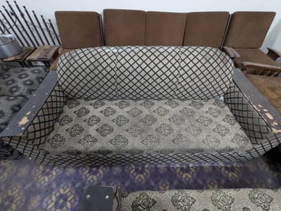 3+2 seater sofa for sale in good condition urgent sale