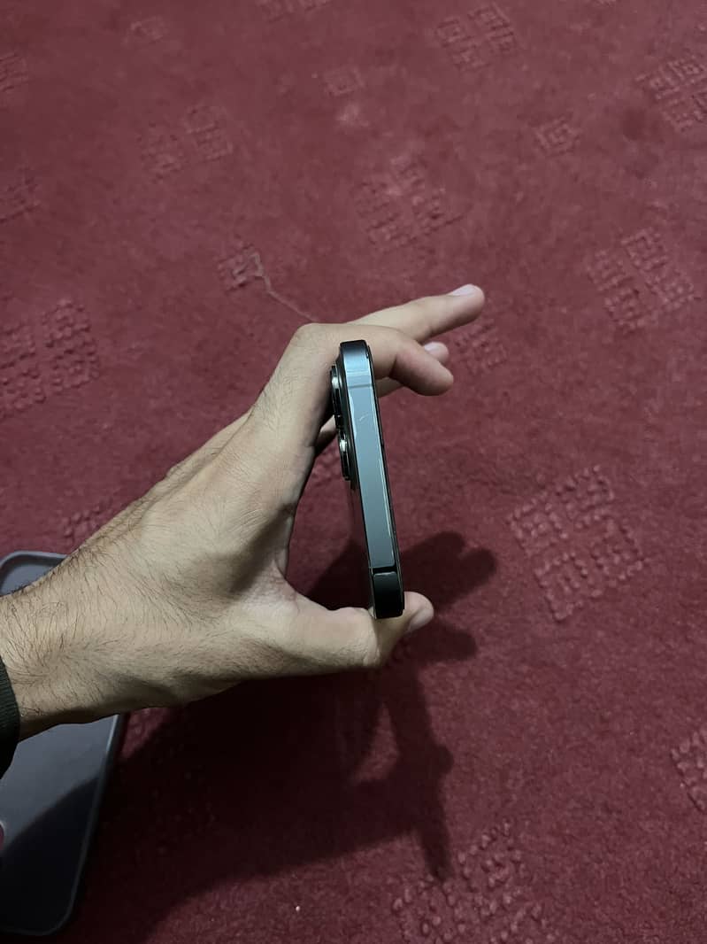 Apple iPhone 13 Pro Max 4