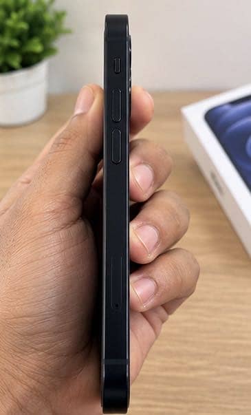 Apple iPhone 12 5