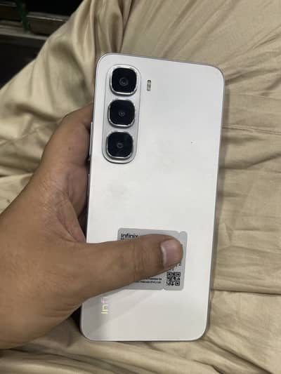 Infinix hot 60i 8/256