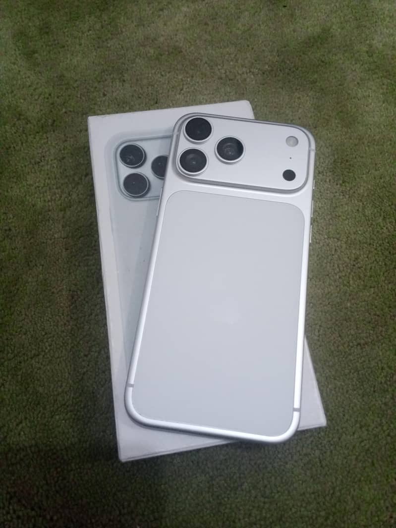 Apple iPhone 17 Pro Max 0