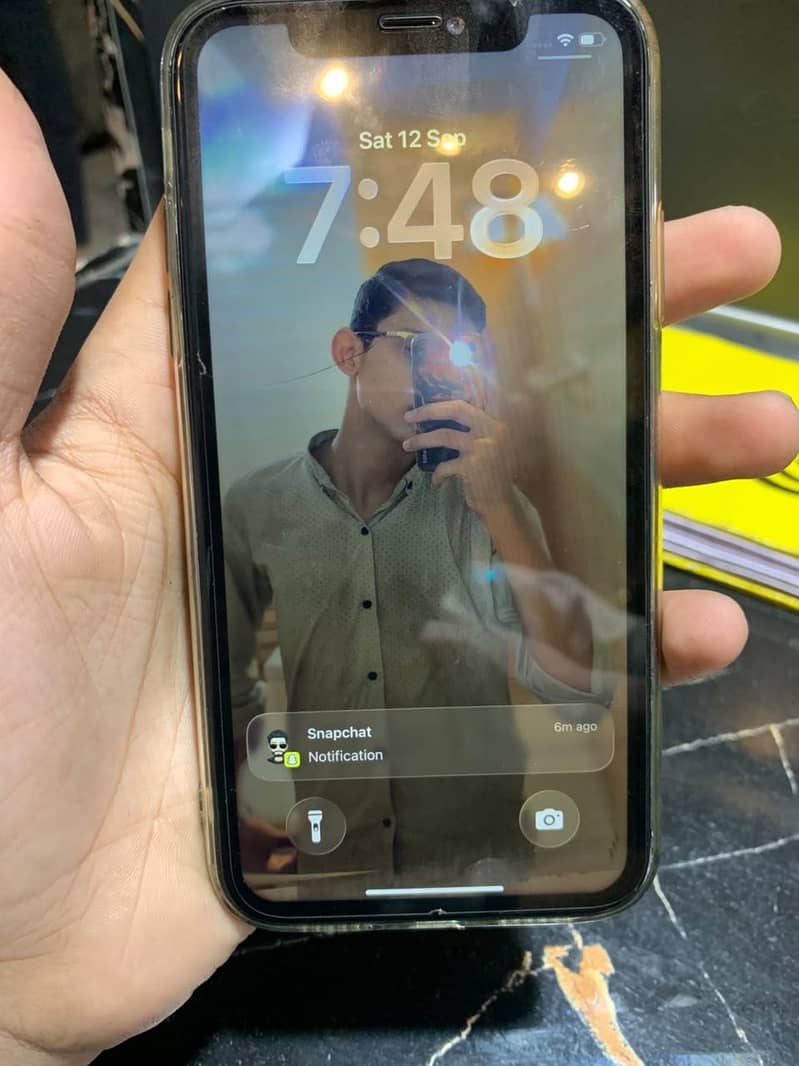 Apple iPhone 11 4