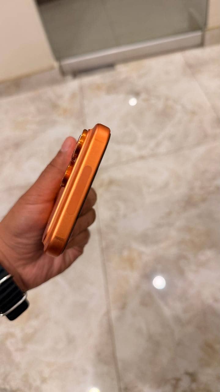 Apple iPhone 17 Pro Max 2
