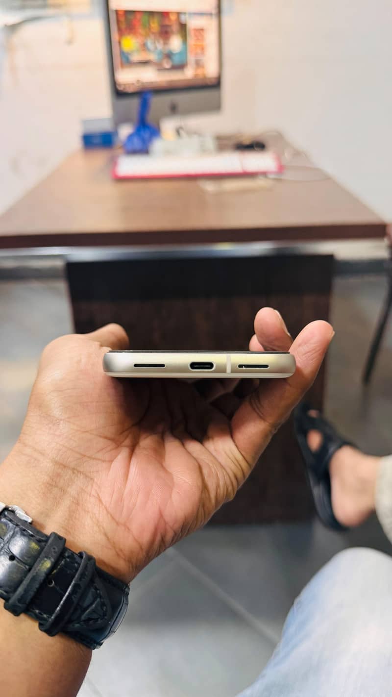 Google Pixel 8a 5