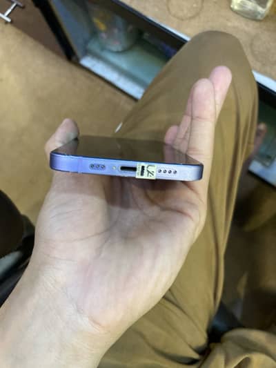 Apple iPhone 12