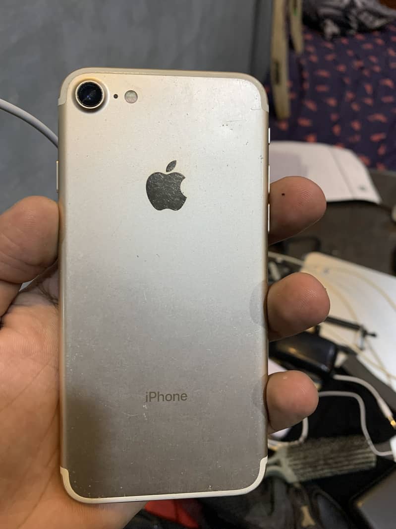 Apple iPhone 7 Plus 2