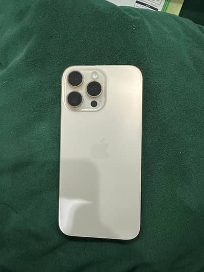 Apple iPhone 16 Pro Max