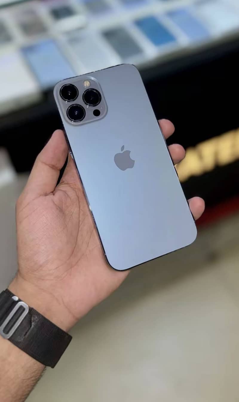 Apple iPhone 13 Pro Max 0