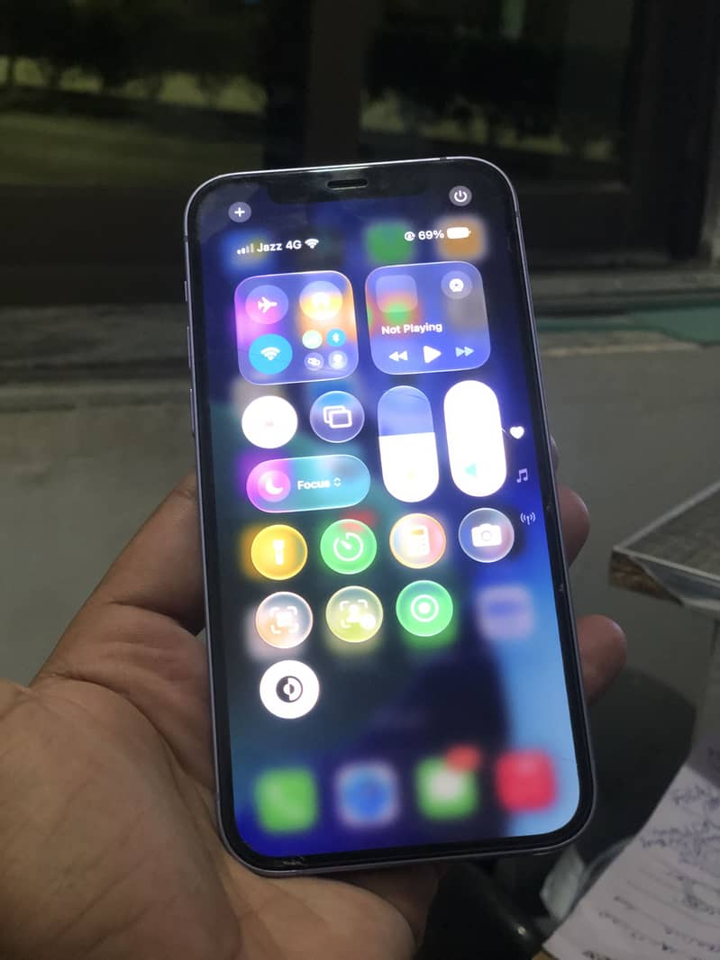 Apple iPhone 12 1