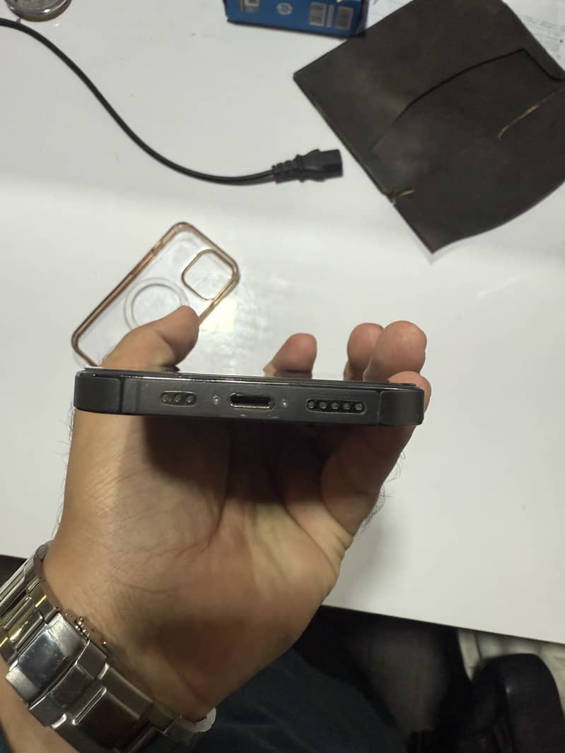 Apple iPhone 13 Pro Max 5