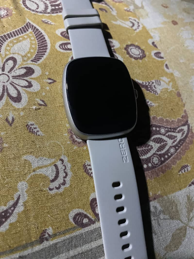 Zero Qube Smartwatch 1