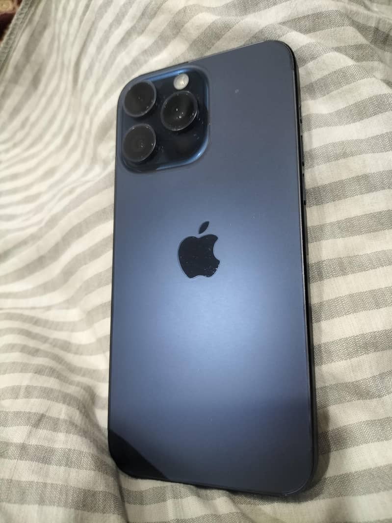 Apple iPhone 15 Pro Max 0
