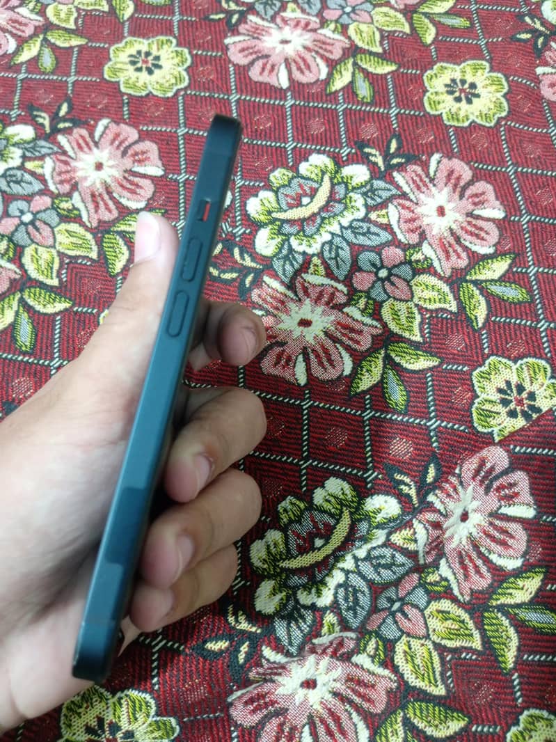Apple iPhone 14 6
