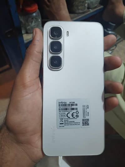 Infinix hot 60i - 6/128 - Complete box
