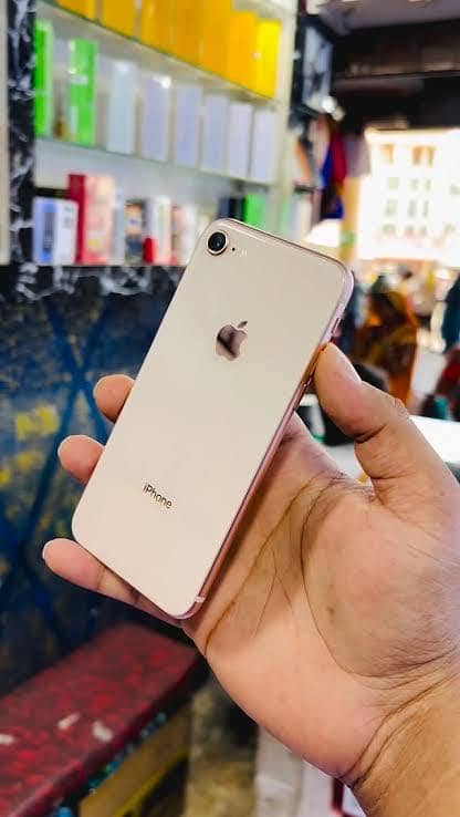 Apple iPhone 8 0