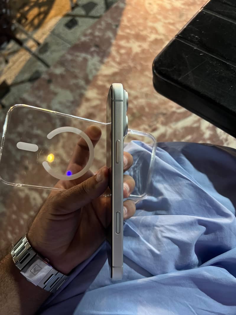 Apple iPhone 17 Pro Max 5